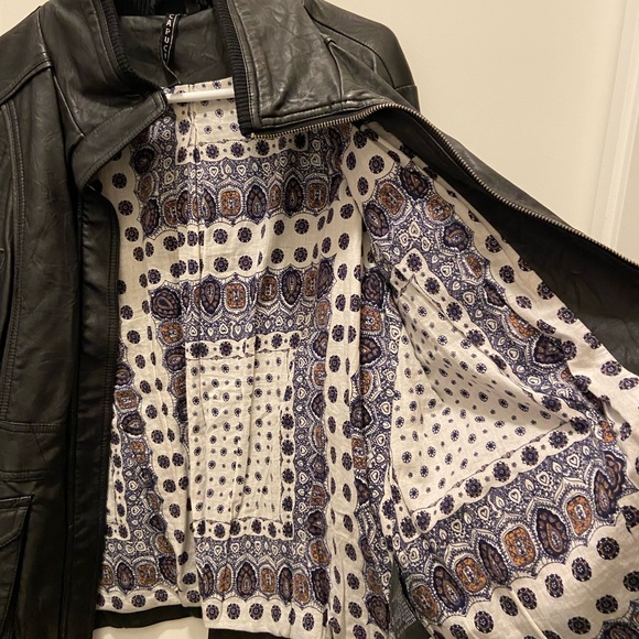 Black Vegan Leather Bomber Jacket - Picture 4 of 4